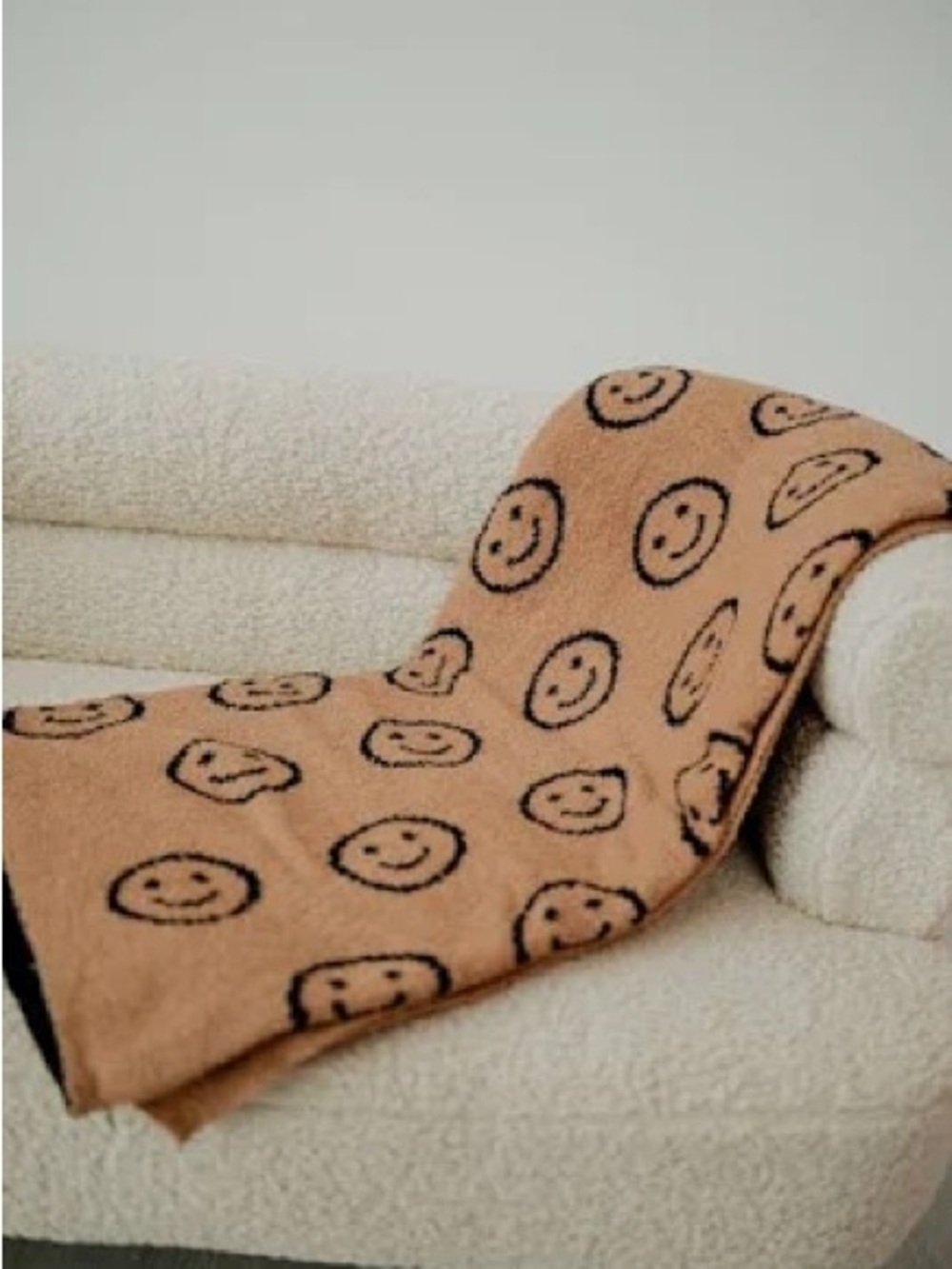 Newbury Kustom smiley face blanket black and taupe